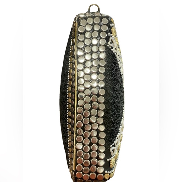 NEW RAMLA Heart Shaped Hardbody Clutch Crossbody Bag Black Silver Gold 6x8 - Picture 5 of 13